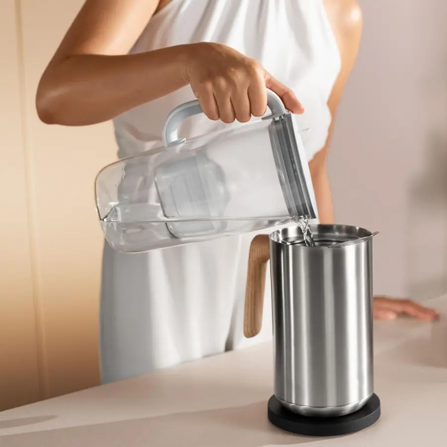 Blue glass pitcher - 1 water filter - Brita | Online Store