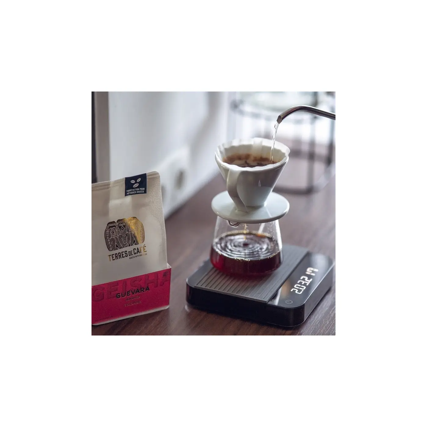 Hario ceramic dripper 02 1/2 cups - White - Terres de café